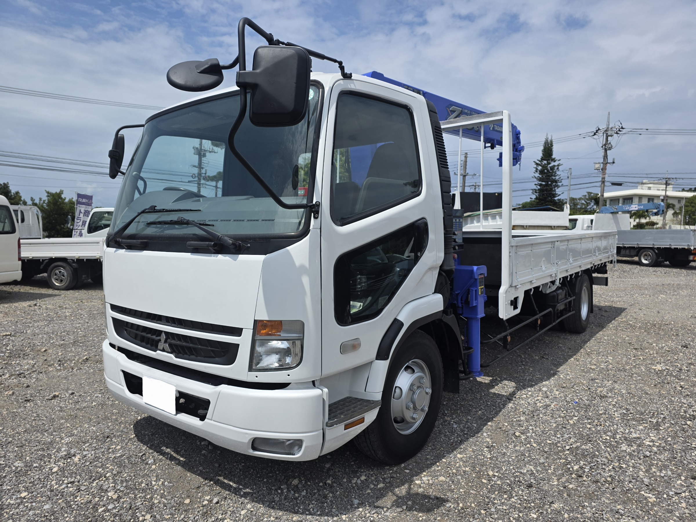 三菱ふそうファイター4段クレーン